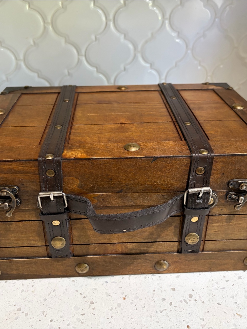 Vintage-Style Wooden Trunk Decorative Box - Brown